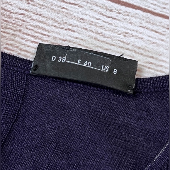 Akris Cashmere Silk Sweater - size 8 - women's purple crewneck *Tiny FLAW* - Picture 6 of 13